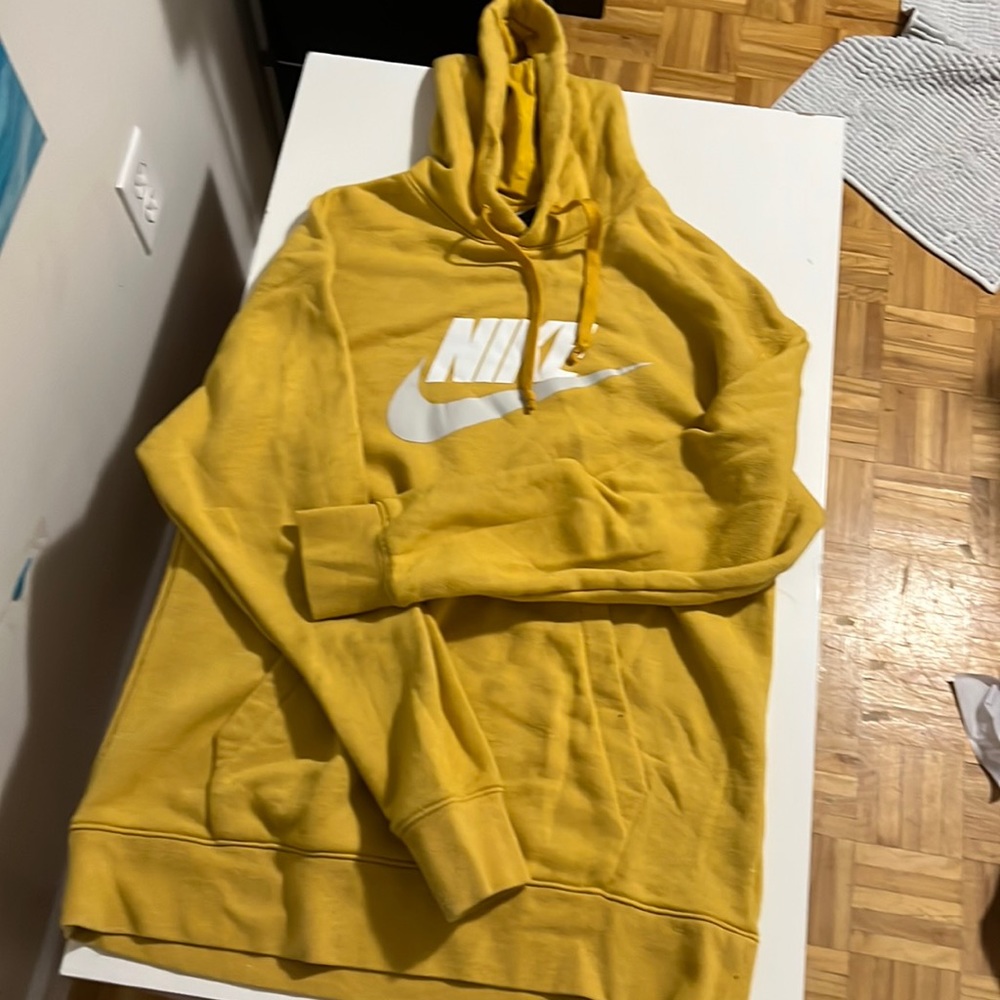 Nike sportswear fleece hoodie yellow size large